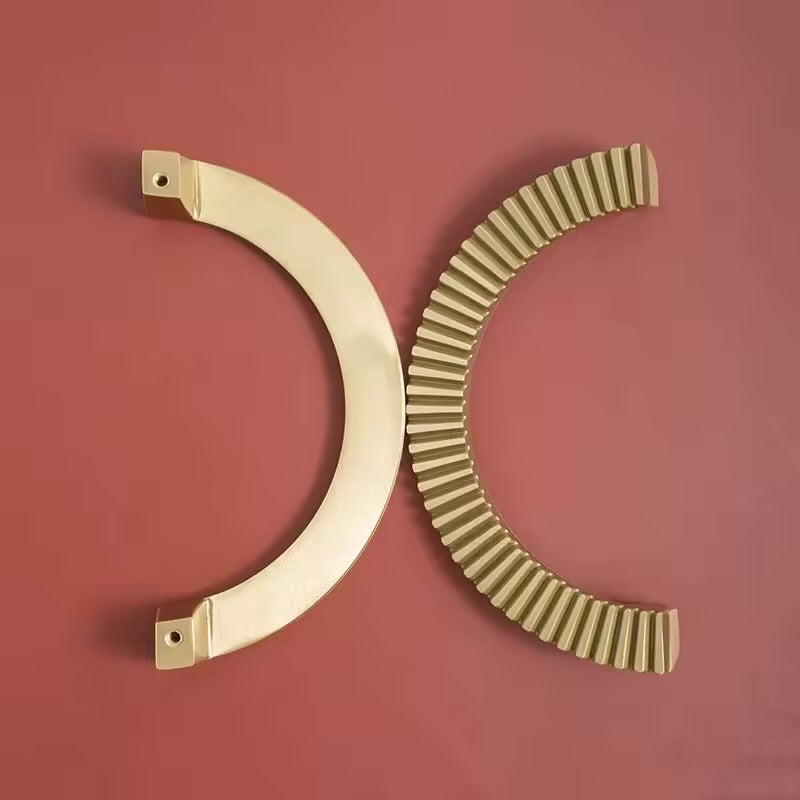 Semicirkulära Handtag i Massiv Mässing för Skåp och Möbler – 150 mm