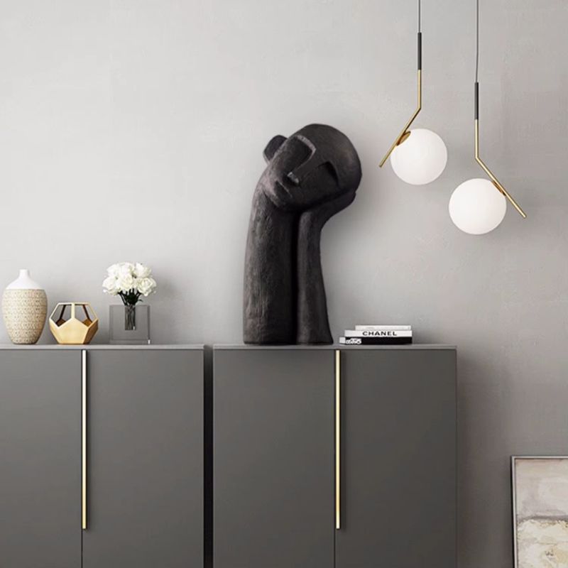 Abstrakt Skulptur i Europeisk Resin – Modern Inredningsdetalj