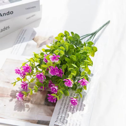 Konstgjord Plastblomma i Plommon Färg – Naturtrogen Detalj