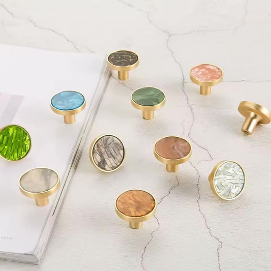 Elegant Köksbeslag – Handtag med Diamantdetaljer