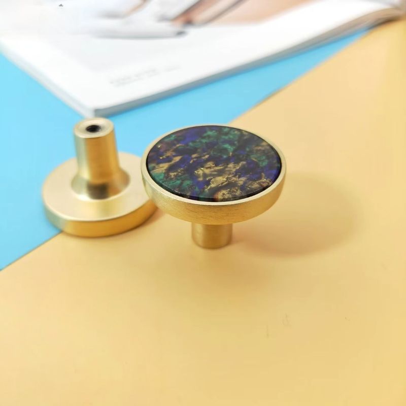 Elegant Köksbeslag – Handtag med Diamantdetaljer