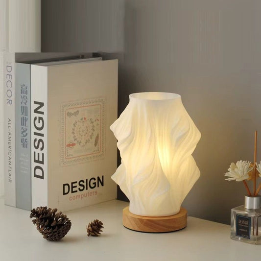 Stämningsfull Bordslampa i Fransk Stil