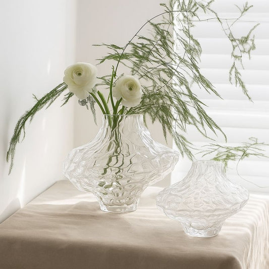Glasvas i Nordisk Design – Transparent Vas för Blommor