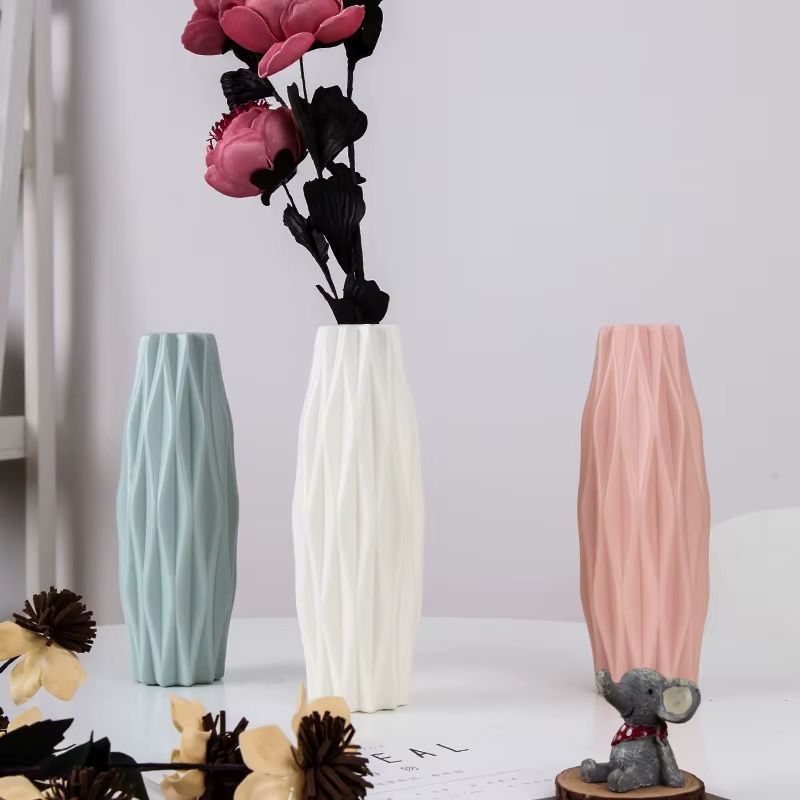 Modern Blomvas i Plast – Nordisk Design