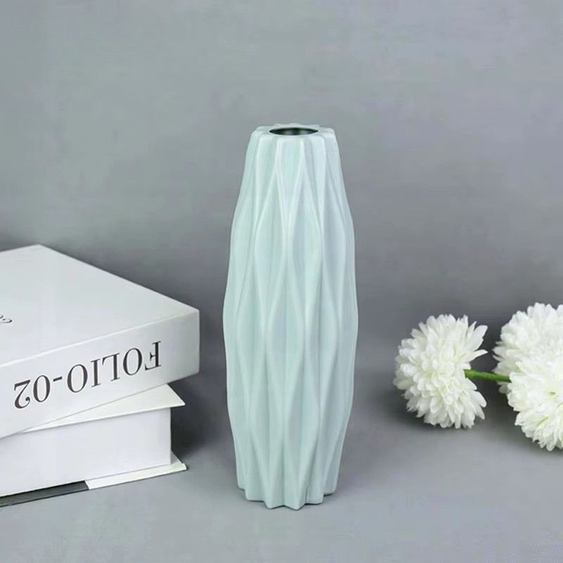Modern Blomvas i Plast – Nordisk Design