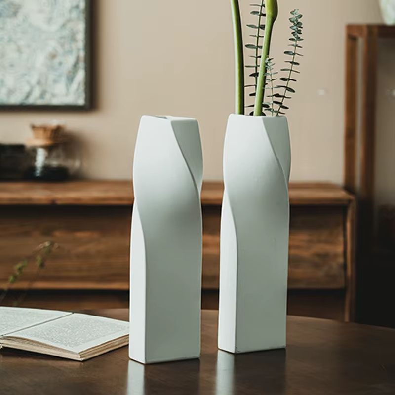 Nordisk Minimalistisk Vas – Oregelbunden Design