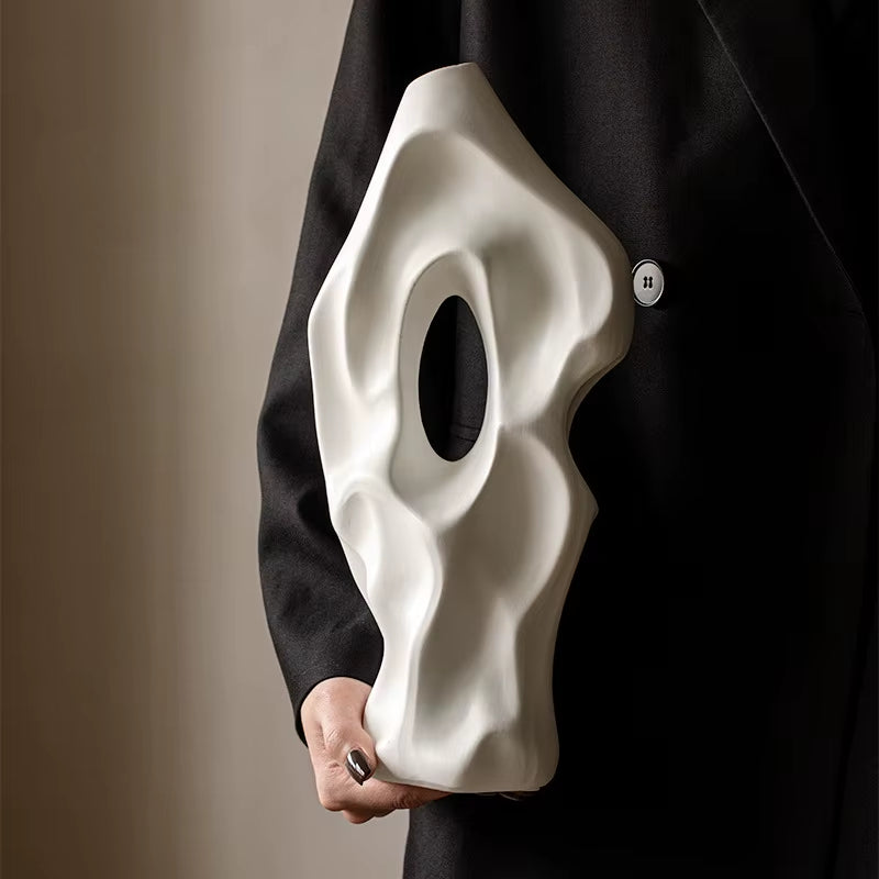 Elegant Keramikvas – Tidlös Design med Medeltida Inspiration