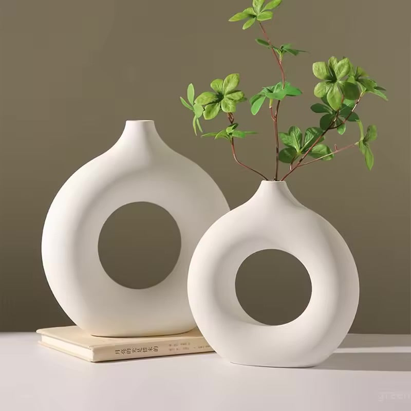 Ringformad Blomvas – Minimalistisk Dekoration för Hemmet