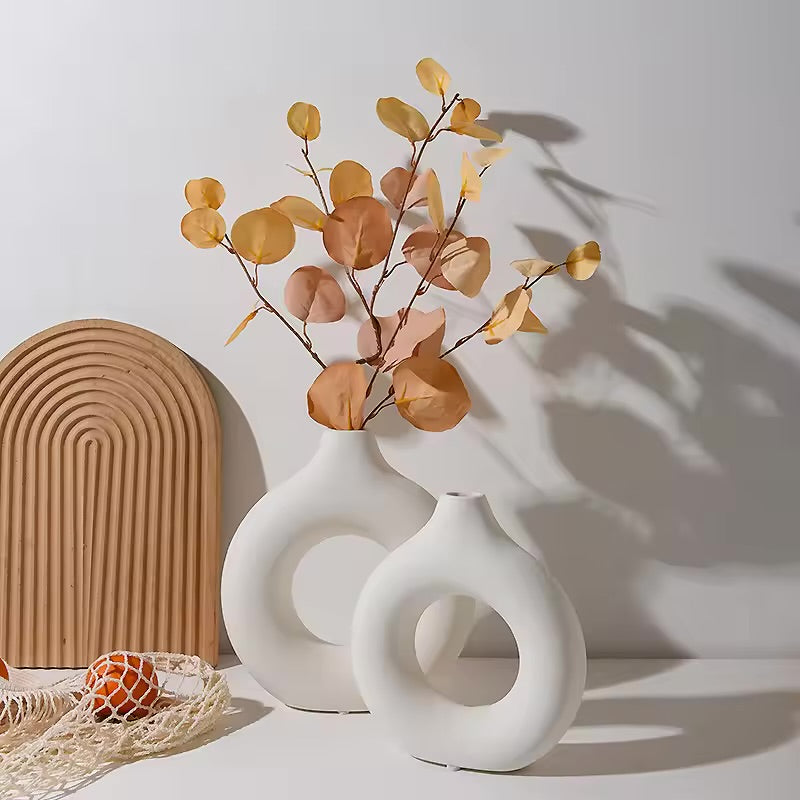 Ringformad Blomvas – Minimalistisk Dekoration för Hemmet