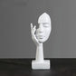 Abstrakt Vit Maskfigur i Resin – Elegant Dekoration för Hem och Kontor