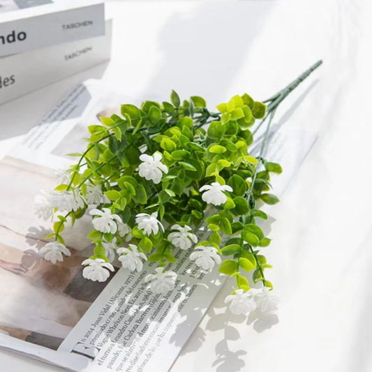 Konstgjord Plastblomma i Vit Färg – Naturtrogen Detalj