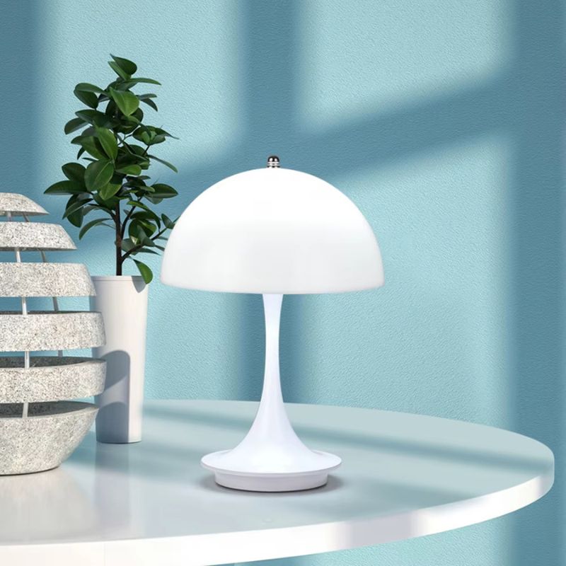 Dansk Svamplampa – Nordisk Design med Laddningsfunktion