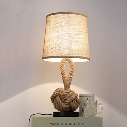 Bordslampa i Amerikansk Stil med Repdetaljer – Vintageinspirerad Charm