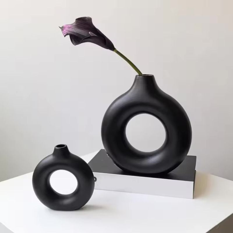 Ringformad Blomvas – Minimalistisk Dekoration för Hemmet