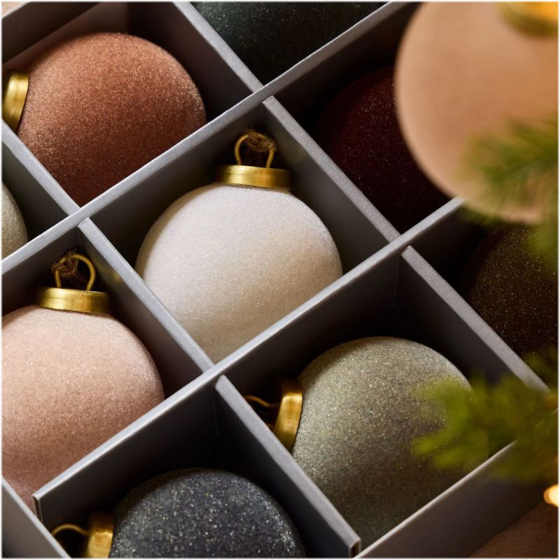 Lyxiga Julkulor i Plysch – 8 cm (Set om 9 st)