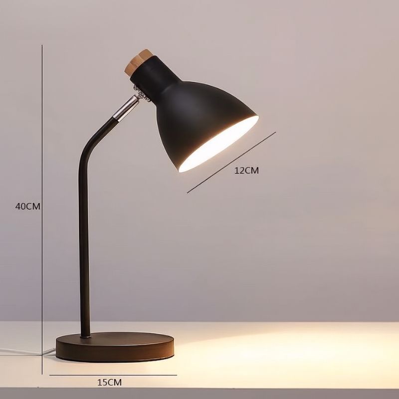 Kreativ Bordslampa i Trä – Nordisk Design med Flexarm