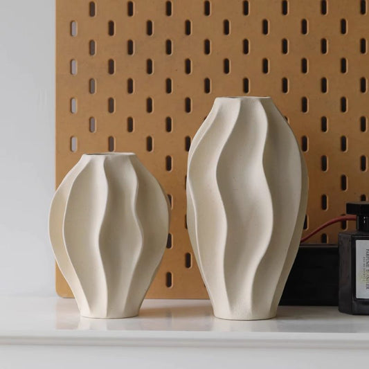 Beige Keramikvas – Elegant och Lyxig Inredning