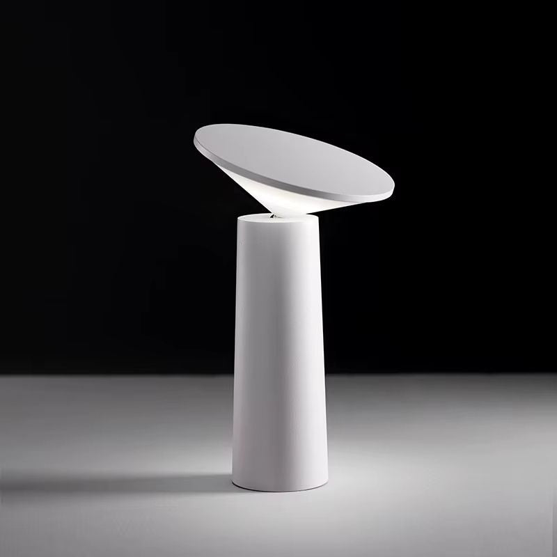 Modern designlampa med USB och LED-teknik