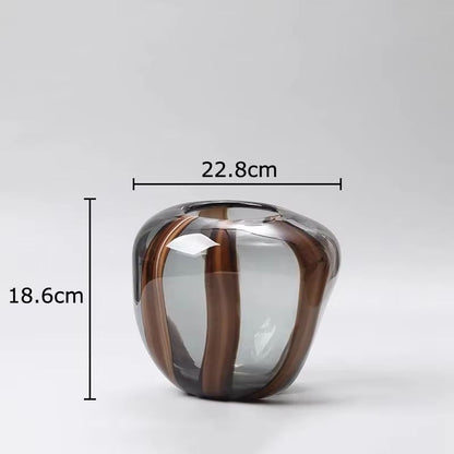 Randig Glasvas i Färgat Glas – Tidlös Design