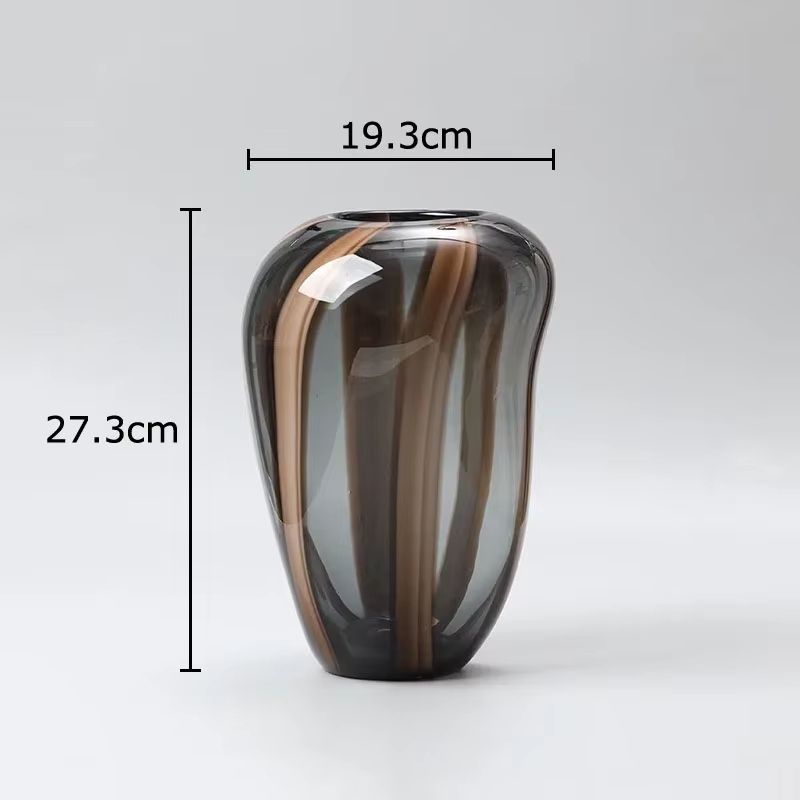 Randig Glasvas i Färgat Glas – Tidlös Design