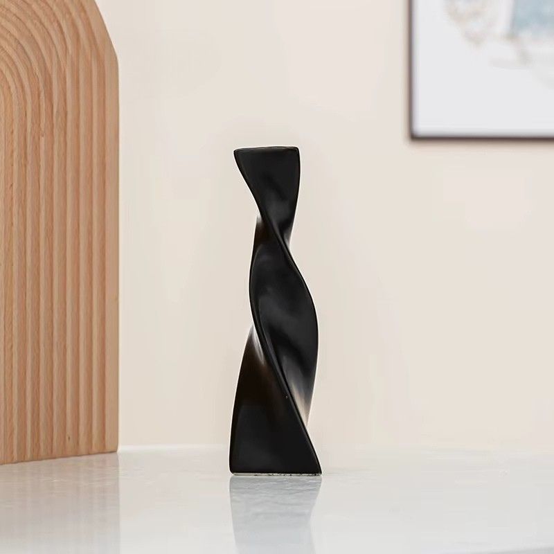 Minimalistisk Svart Keramikvas – Tvistad Design