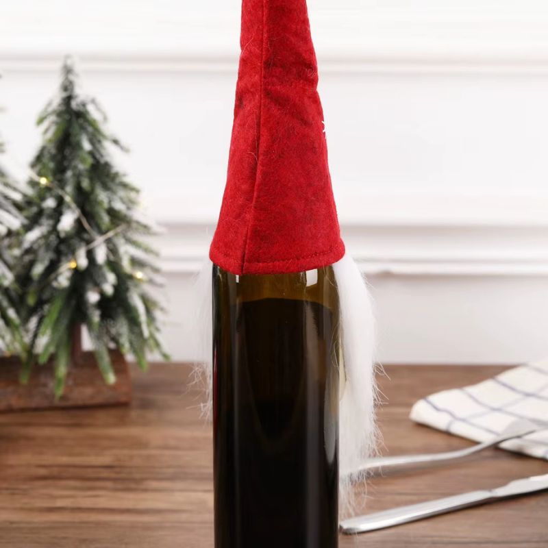 Tomte Vinflasköverdrag – Juldekoration i Gnome-stil