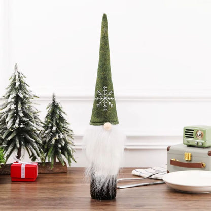 Tomte Vinflasköverdrag – Juldekoration i Gnome-stil