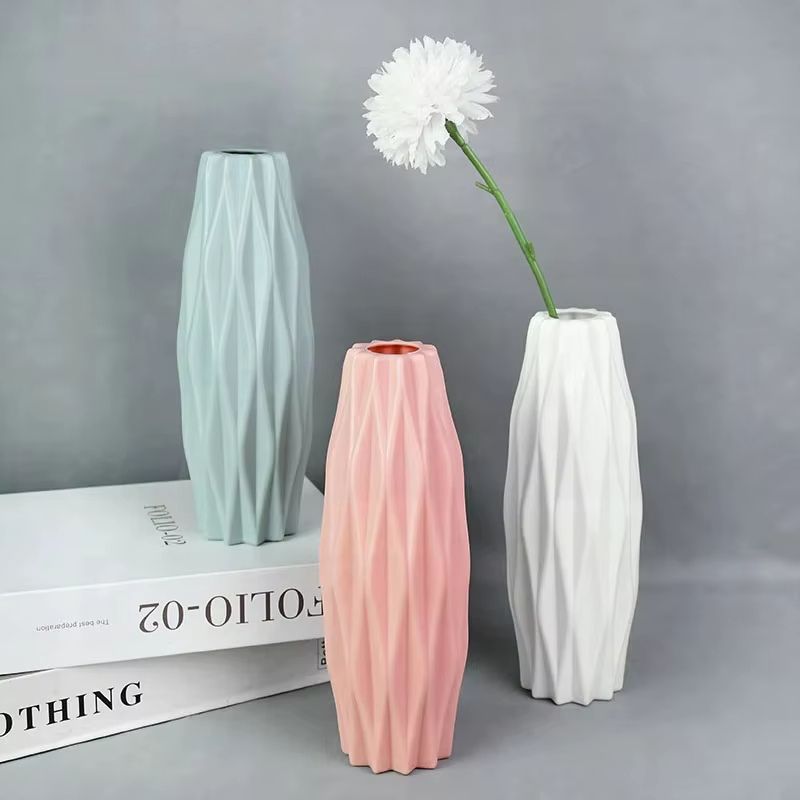 Modern Blomvas i Plast – Nordisk Design
