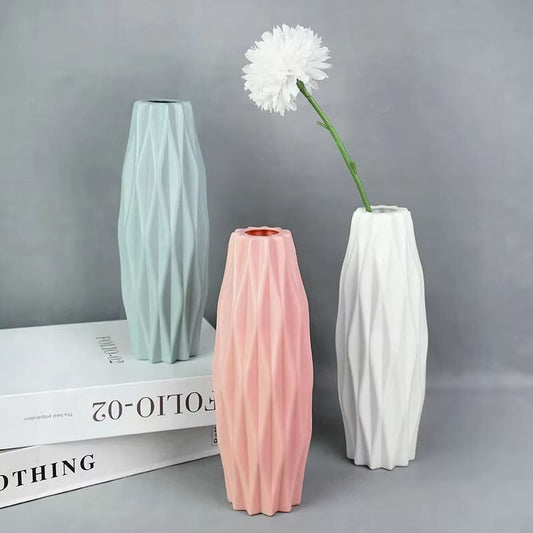 Modern Blomvas i Plast – Nordisk Design