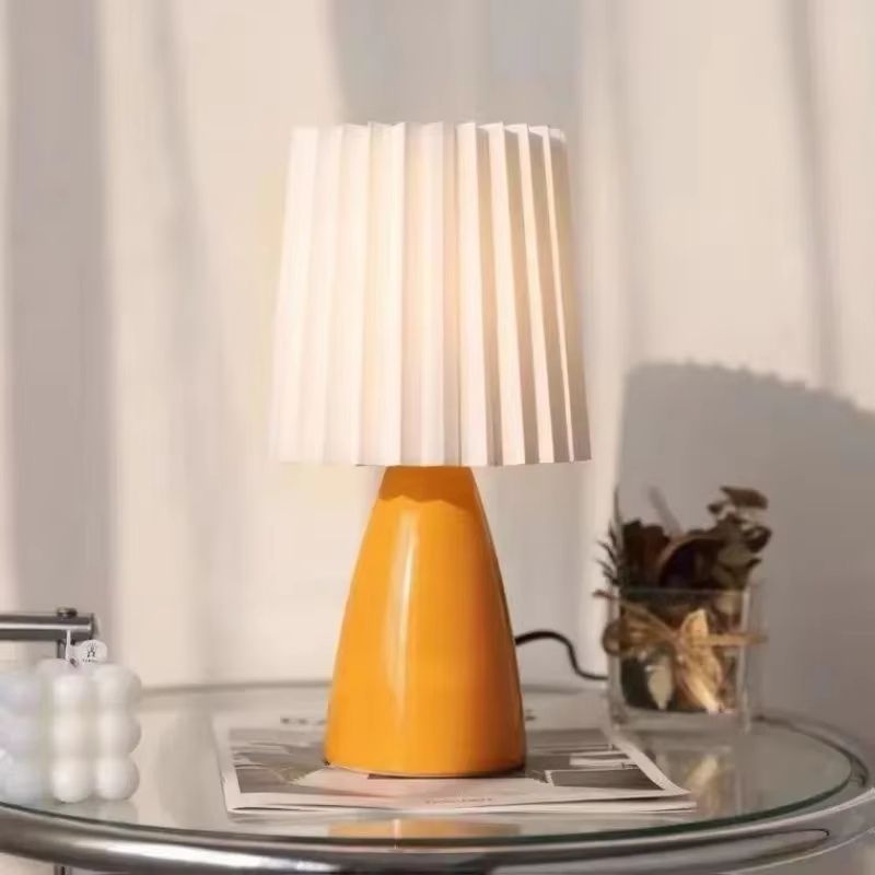 Keramisk Bordslampa i Nordisk Design – LED-belysning