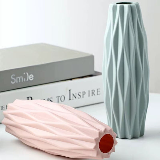 Modern Blomvas i Plast – Nordisk Design