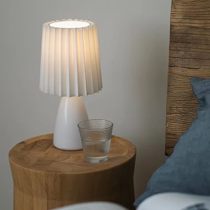 Keramisk Bordslampa i Nordisk Design – LED-belysning