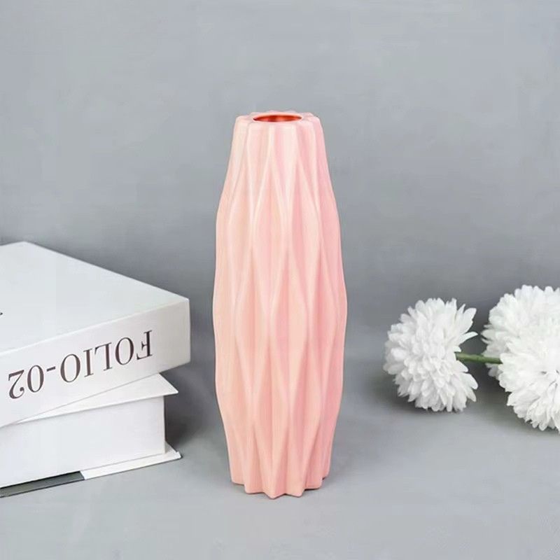 Modern Blomvas i Plast – Nordisk Design