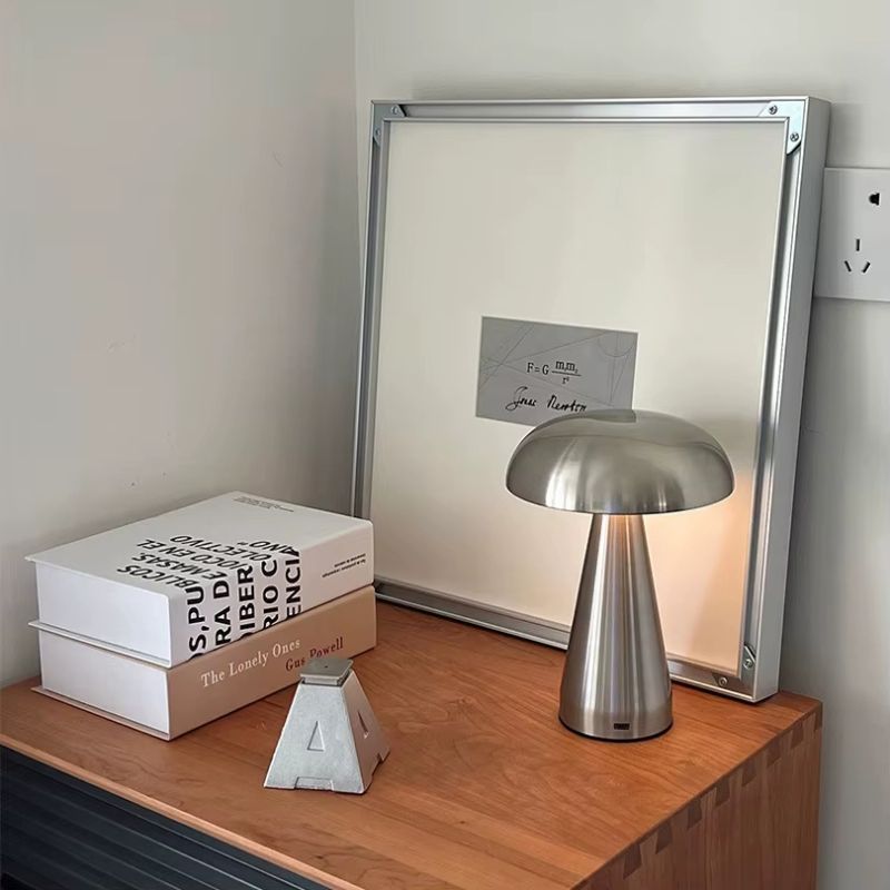 Stilren Svamplampa – Trådlös LED-bordslampa med touchkontroll