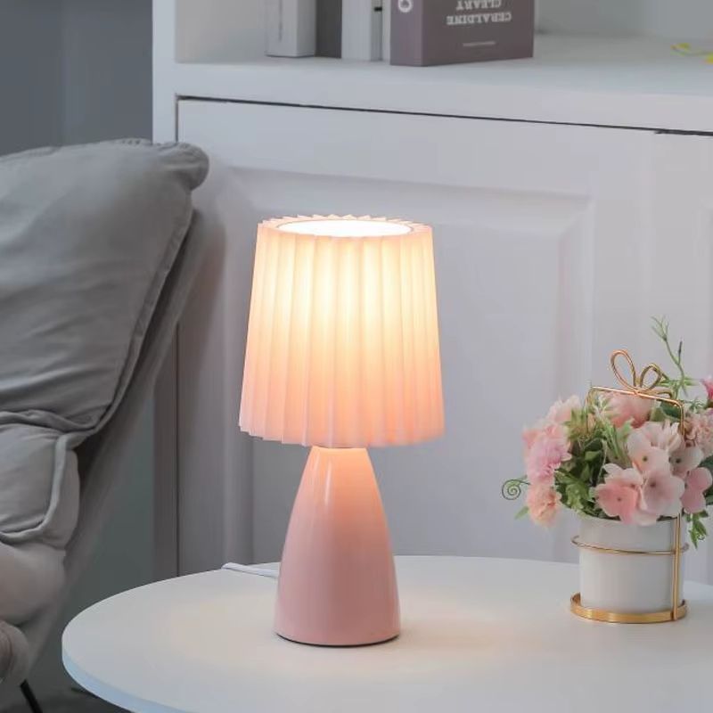 Keramisk Bordslampa i Nordisk Design – LED-belysning