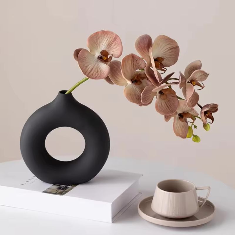Ringformad Blomvas – Minimalistisk Dekoration för Hemmet